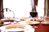 「黒執事」にちなんで用意されたフレンチフルコース。