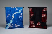 「刀剣乱舞-ONLINE-」とSuperGroupiesがコラボレートした京友禅着物。左が三日月宗近モデル、右が加州清光モデル。