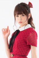 アイテムを着用したモデル。