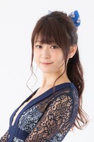 アイテムを着用したモデル。