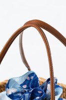 三日月宗近モデルのかごバッグ。