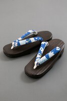 三日月宗近モデルの下駄。