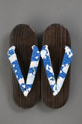 三日月宗近モデルの下駄。