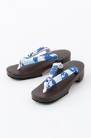 三日月宗近モデルの下駄。