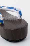 三日月宗近モデルの下駄。