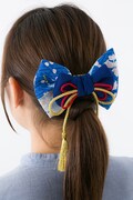 三日月宗近モデルの髪飾り。