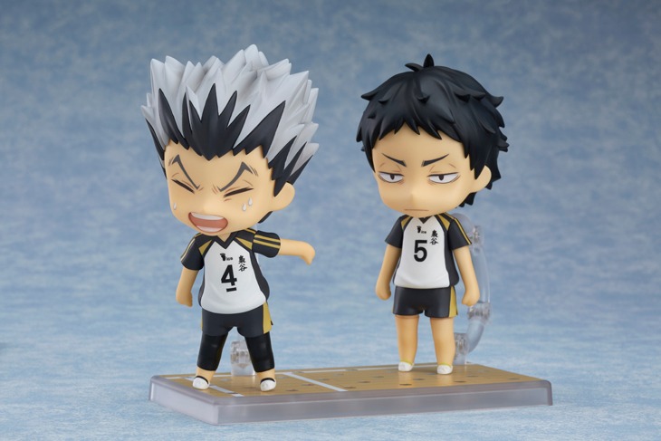 「ねんどろいど 赤葦京治」には、別売り商品「ねんどろいど 木兎光太郎」で使用可能な「しょぼくれ顔」パーツが付属。写真は2体を並べれた様子。