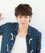 葦木場拓斗役の宮野真守。