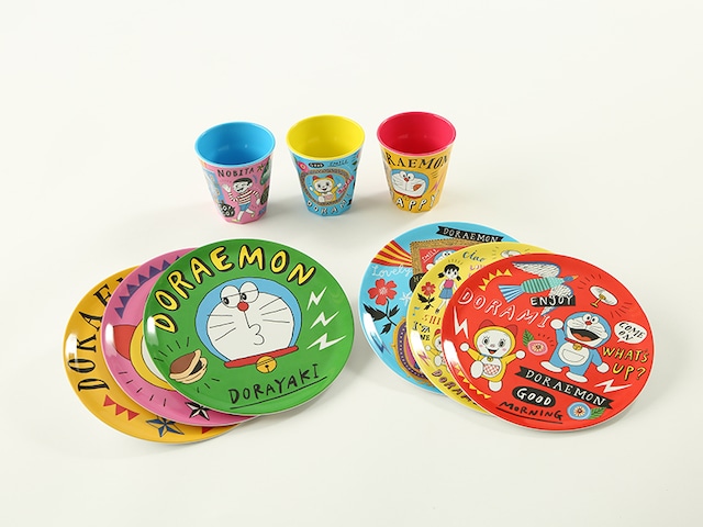 イフクカズヒコがデザインした「ドラえもん」グッズ。