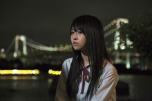 映画「傷だらけの悪魔」より、乃木坂46の伊藤万理華。