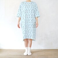 「ゆったりワンピース」の着用イメージ。