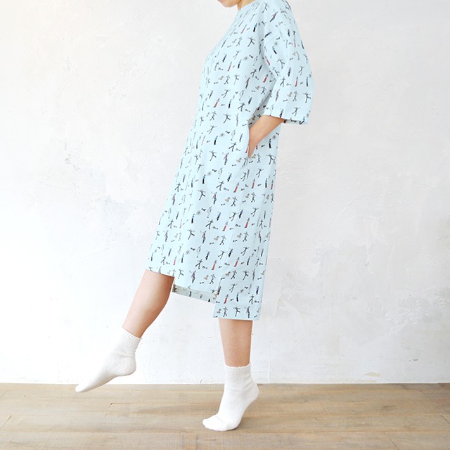 「ゆったりワンピース」の着用イメージ。