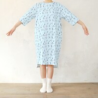 「ゆったりワンピース」の着用イメージ。