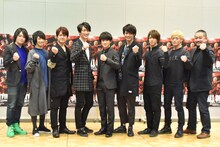 左から宮下雄也、大原海輝、松風雅也、伊万里有、原嶋元久、佐伯大地、石渡真修、山口大地、西田シャトナー。