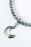 王茶利暉モデルのブレスレット。