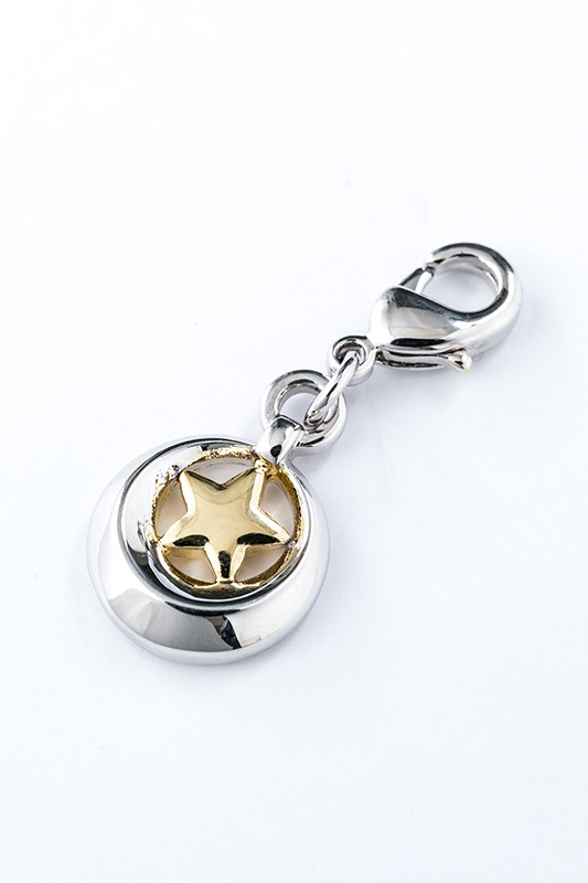 MooNsモデルのブレスウォッチに付属しているチャーム。