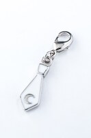 MooNsモデルのブレスウォッチに付属しているチャーム。