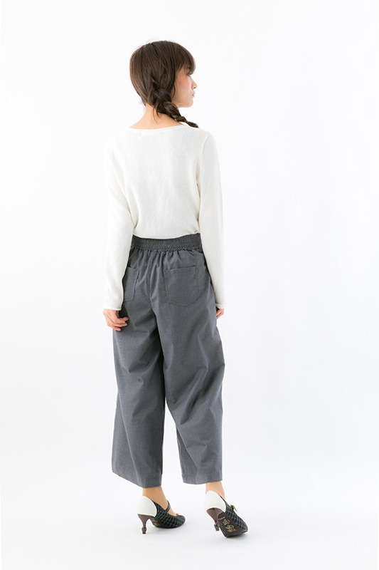 オズ＝ベザリウスモデルのパンプス着用例。
