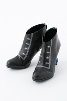 ギルバート＝ナイトレイモデルのブーティ。