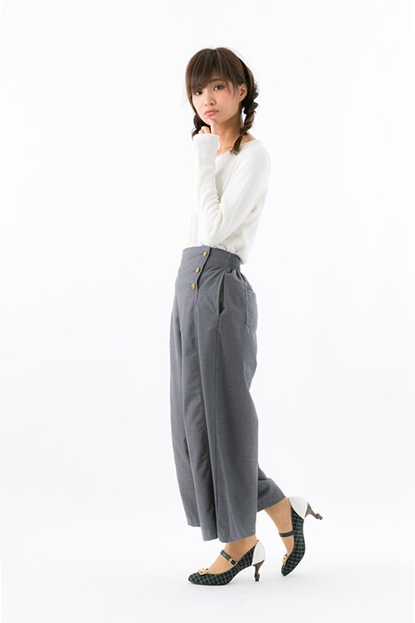 オズ=ベザリウスモデルのパンプス着用例。