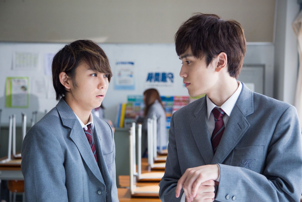 映画「ダブルミンツ」場面写真。左から須賀健太演じる市川光央、川籠石駿平演じる壱河光夫。