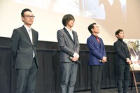 舞台挨拶の様子。