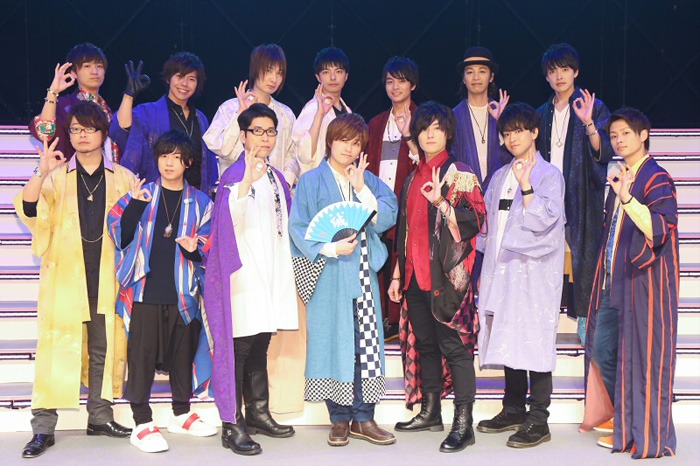 ニュース記事ランキング5位より、後列左より山下誠一郎、佐藤拓也、前野智昭、浅利遼太、榎木淳弥、鳥海浩輔、田丸篤志。前列左より興津和幸、山下大輝、新垣樽助、市来光弘、増田俊樹、石川界人、濱健人。(c)2016 アニメ『刀剣乱舞-花丸-』製作委員会