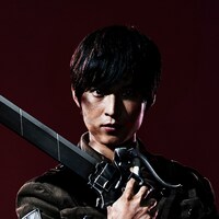 阪本奨悟演じるアルミン・アルレルト。