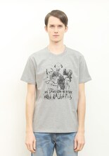 西村ツチカTシャツの着用イメージ。