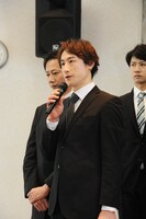 「Noirチーム」でルイーズを演じる曽世海司。