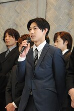 「Rougeチーム」でルイーズを演じる久保優二。
