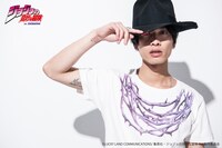 ハーミットパープルTシャツの着用イメージ。