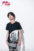 ザ・ハンドTシャツの着用イメージ。
