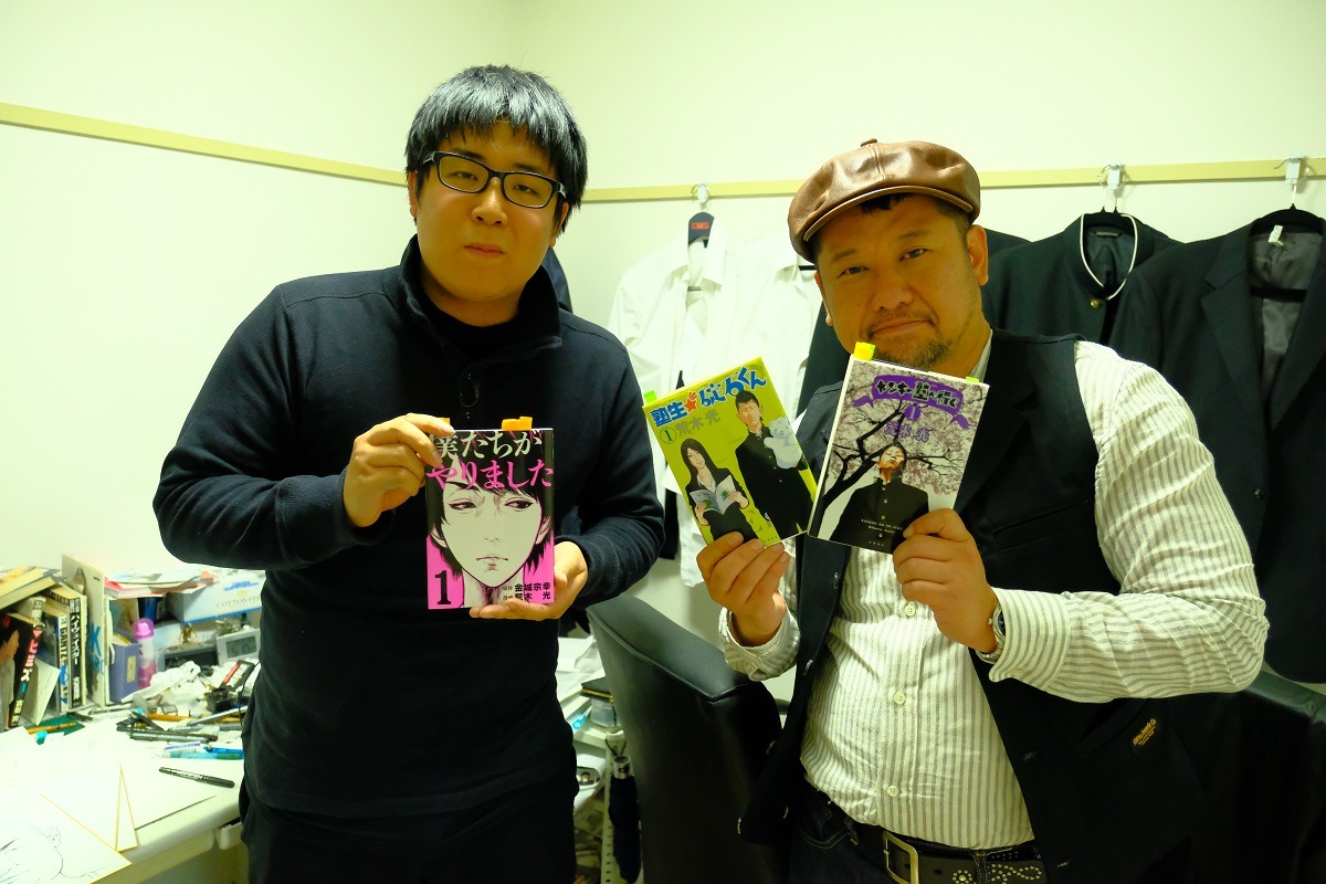 左から荒木光、ケンドーコバヤシ。