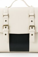 太宰治モデルのバッグ。