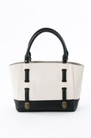 中島敦モデルのバッグ。