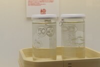 赤塚不二夫とコラボした「クリエイターズ・デザイン・ワンカップ」。