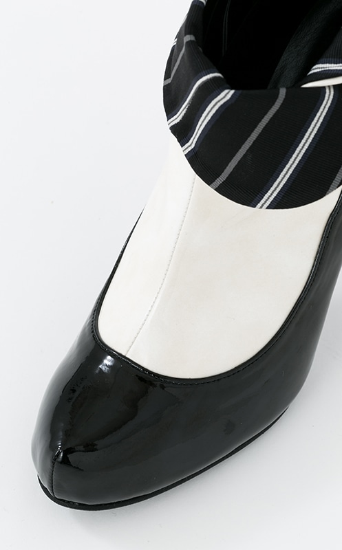 「黒執事 Book of Circus」セバスチャン・ミカエリスモデルのショートブーツ。