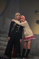 安藤彩華演じる毘沙門と糸原美波演じる小福。