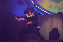 鈴木拡樹演じる夜ト。