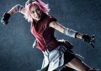 伊藤優衣扮する春野サクラ。