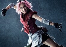 伊藤優衣扮する春野サクラ。