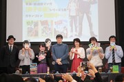 左から神村正樹氏、菊池直恵、ほあしかのこ、横見浩彦、村井美樹、江上英樹氏、石川昌彦氏。
