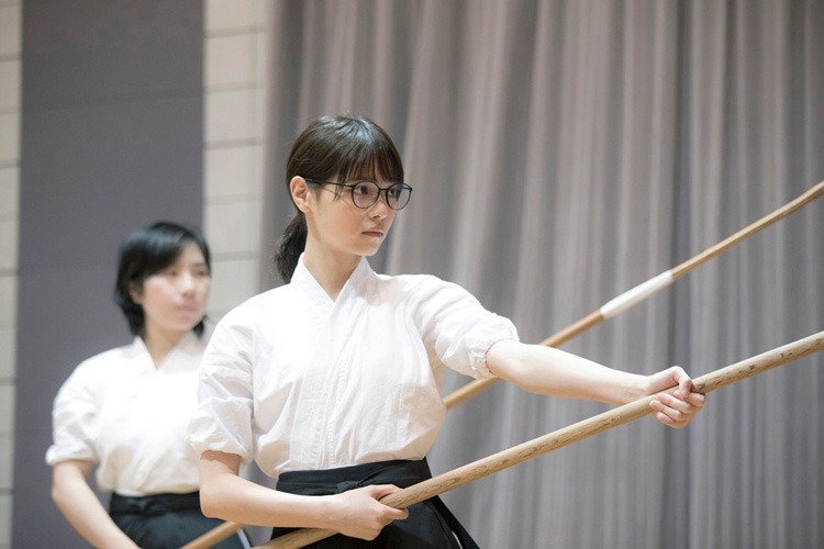 映画「あさひなぐ」にて東島旭役を務める西野七瀬の稽古の様子。