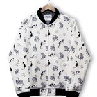 荒木飛呂彦「ドルチ」猫やサイコロを総柄であしらったブルゾンとTシャツ