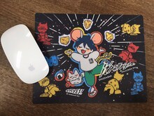 紀伊カンナグッズのマウスパッド。