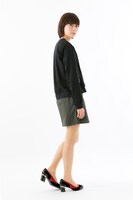 「ユーリ!!! on ICE」コラボパンプス ユーリ・プリセツキーモデル着用イメージ