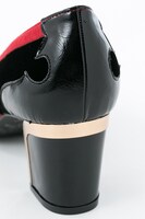 「ユーリ!!! on ICE」コラボパンプス ユーリ・プリセツキーモデル