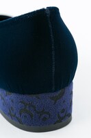 「ユーリ!!! on ICE」コラボパンプス 勝生勇利モデル