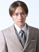 松本岳演じる波多野。